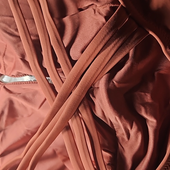 CUPSHE Cutout Crisscross One Piece Swimsuit Twist Front Women - Picture 6 of 6